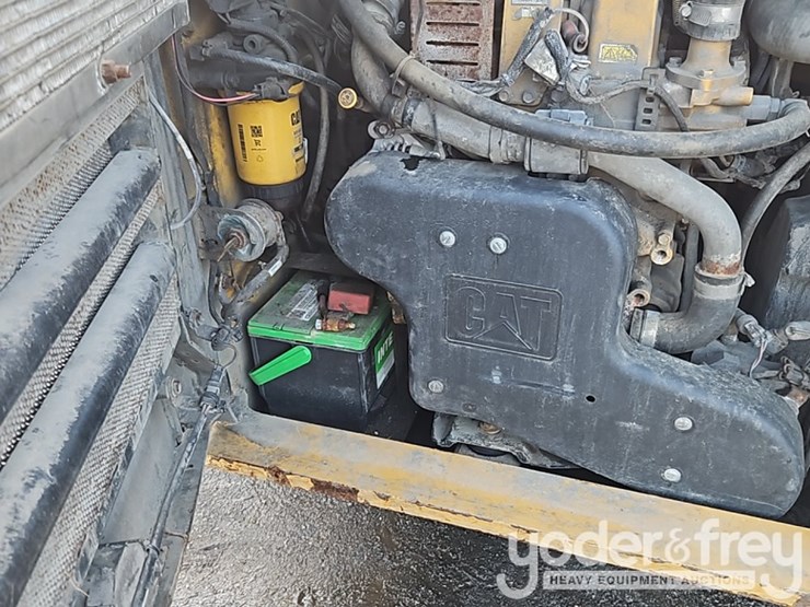 2022-caterpillar-246d3-image-25