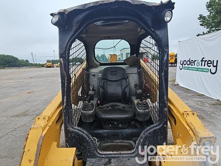 2016-caterpillar-236d-image-29
