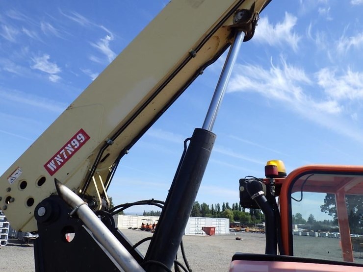 2013-jlg-g6-42a-image-9