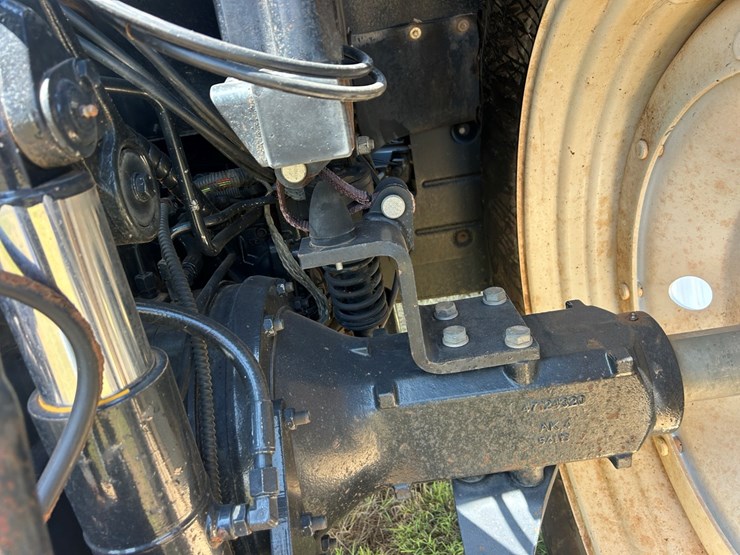 2014-new-holland-t6.175-image-10