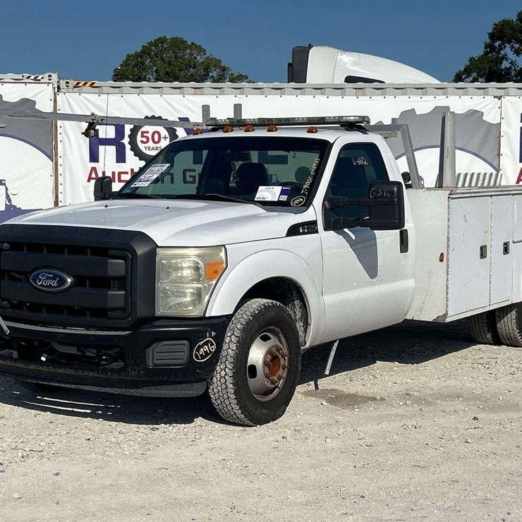 2011 FORD F350