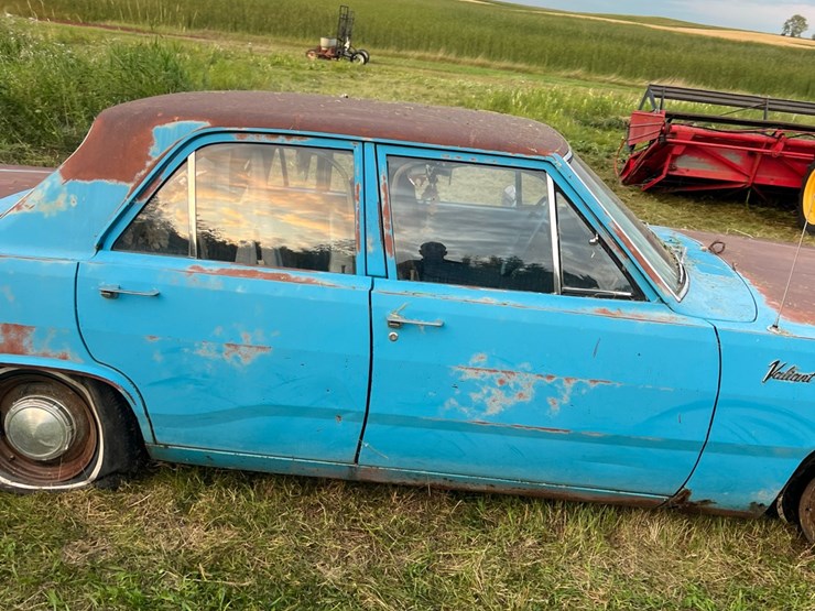 1972-plymouth-valient￼,-slant-six-engine-and-manual-transmission,-glass-is-good,-leaf-springs,-been-sitting-for-a-long-time.-image-7