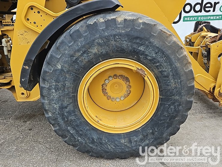 2015-caterpillar-926m-image-14