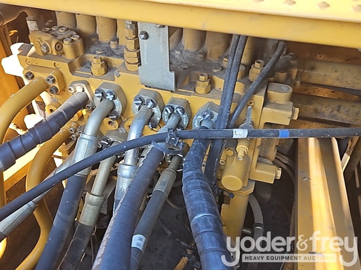 2019-caterpillar-336-image-51