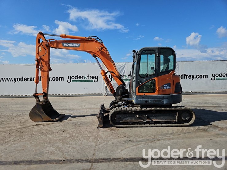 2019-doosan-dx85r-3-image-2