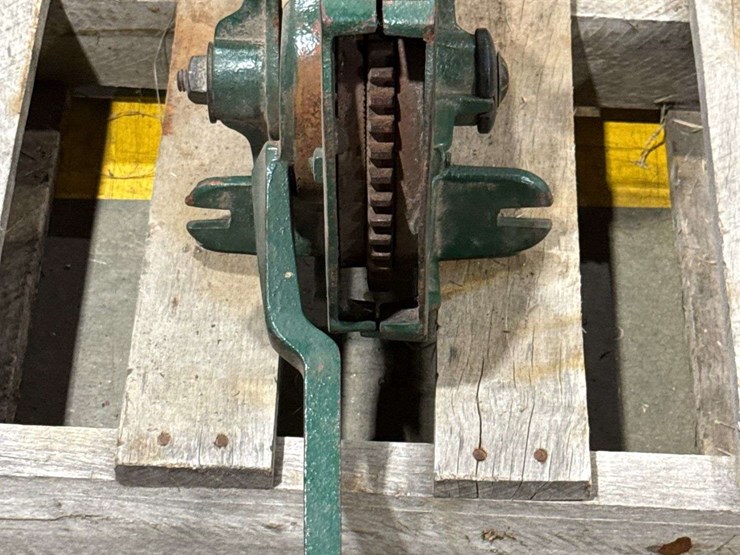 hand-operated-winch-or-cable-puller?-image-8