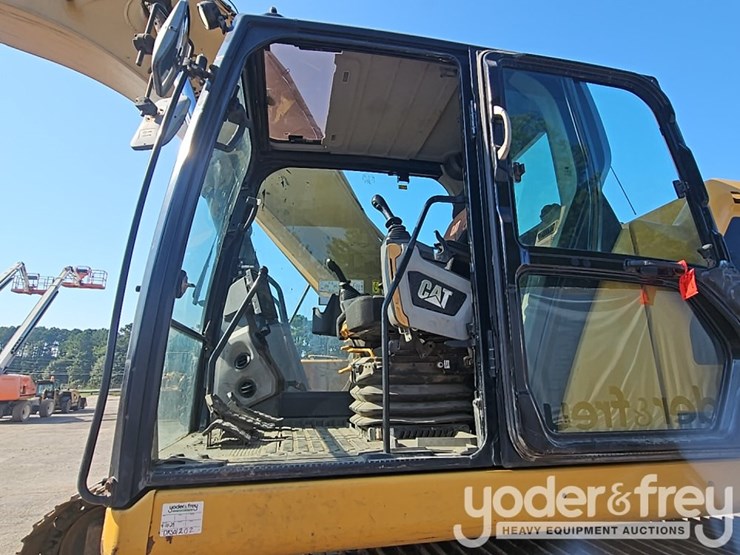 2019-caterpillar-336-image-65