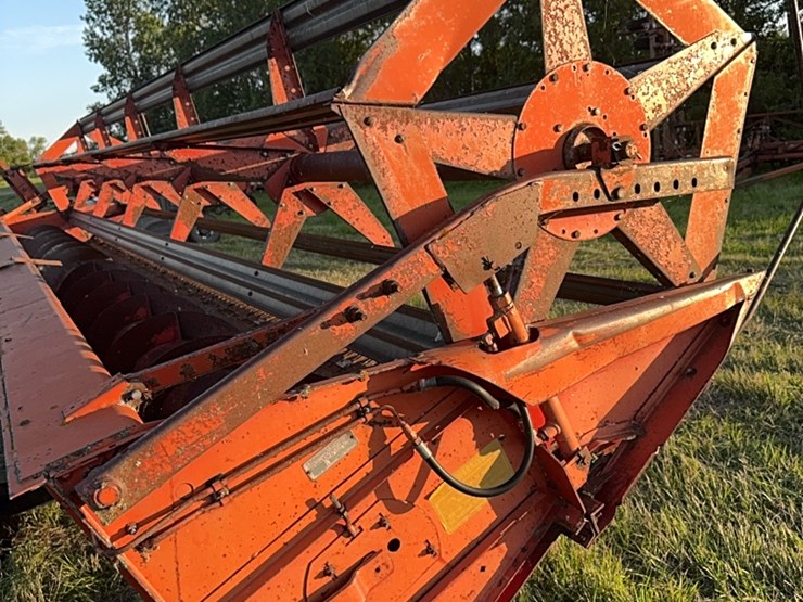 20’-straight-head,-massey-header-image-9