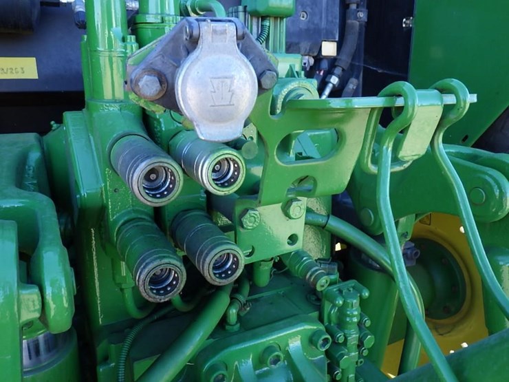 john-deere-6415-image-10