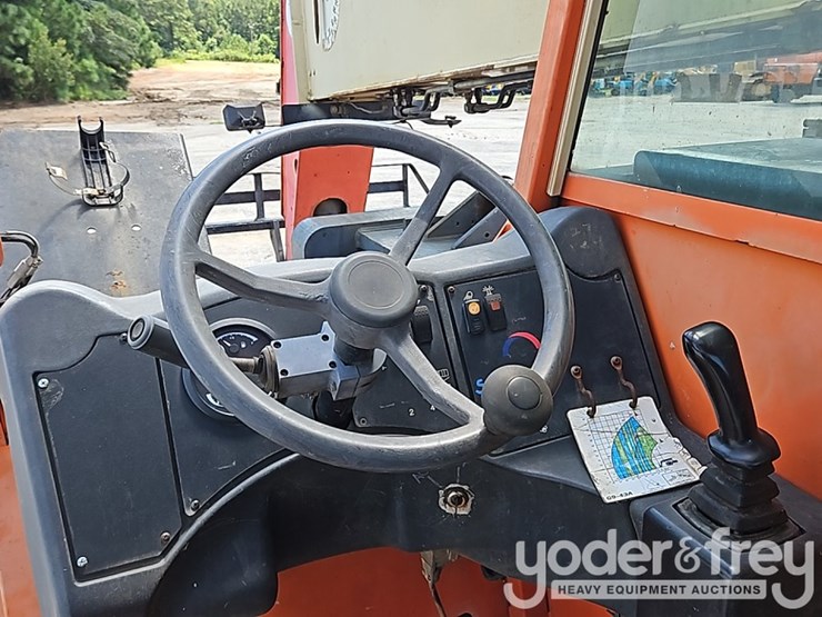 2012-jlg-g9-43a-image-38