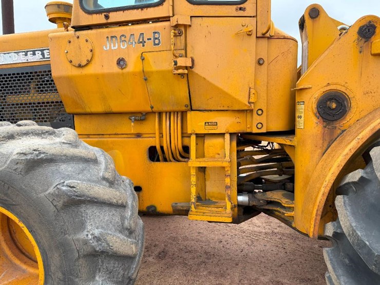 deere-644b-image-11