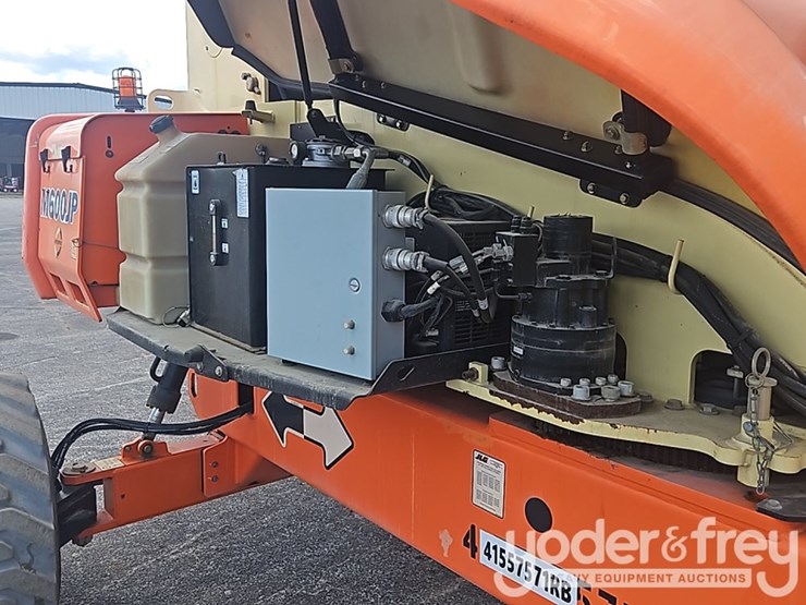 2014-jlg-m600jp-image-14