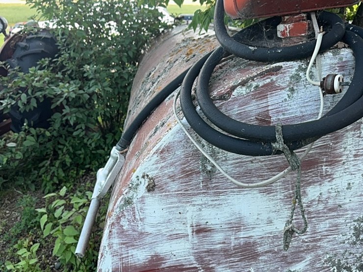 1000-gallon-fuel-tank-with-pump-image-5