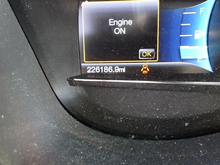 2016-ford-explorer-xlt-image-24