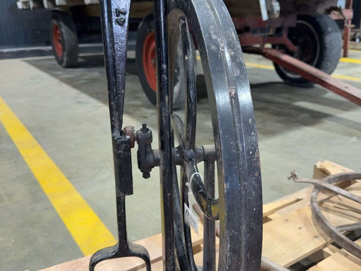 cast-iron-cwt-co.-watchmakers-treadle-image-10