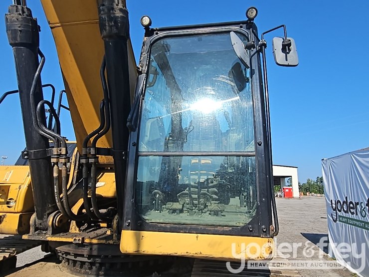 2019-caterpillar-336-image-64