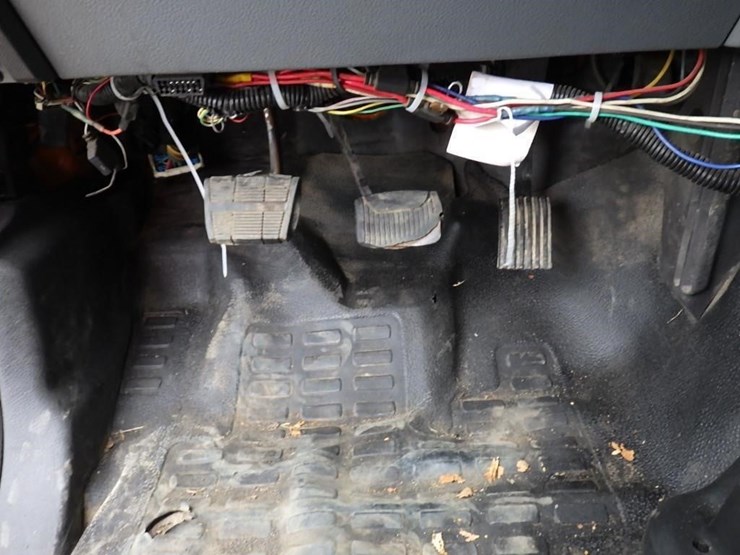 2013-ford-f750-image-34