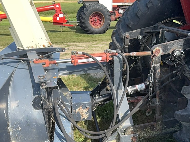 allied-snowblower,-twin-auger,-two-stage,-hyd.-chute,-works-great,-little-use-image-8