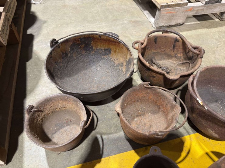 large-group-of-cast-iron-pots-image-3