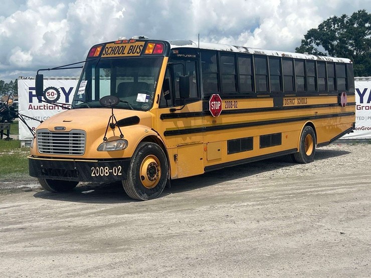 2009-freightliner-b2-image-1