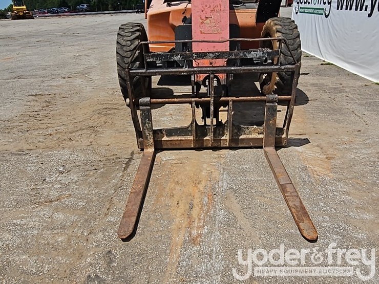 2012-jlg-g9-43a-image-9