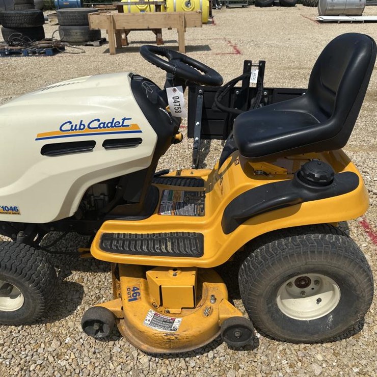 CUB CADET LT1046