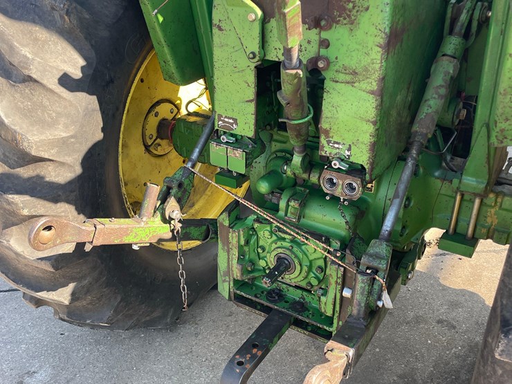 john-deere-3020-image-6