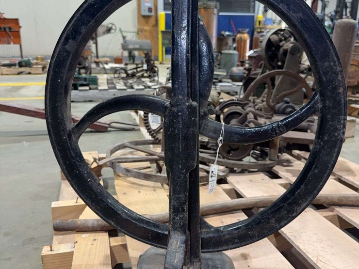 cast-iron-cwt-co.-watchmakers-treadle-image-11