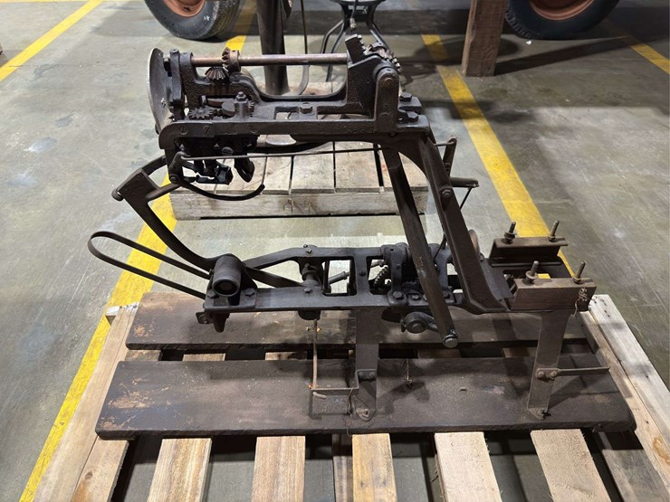industrial-guillotine-paper-cutter-image-5