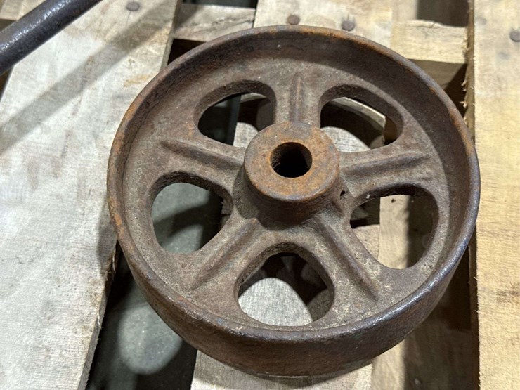 salvaged-cast-iron-wheels-of-varying-sizes-image-13