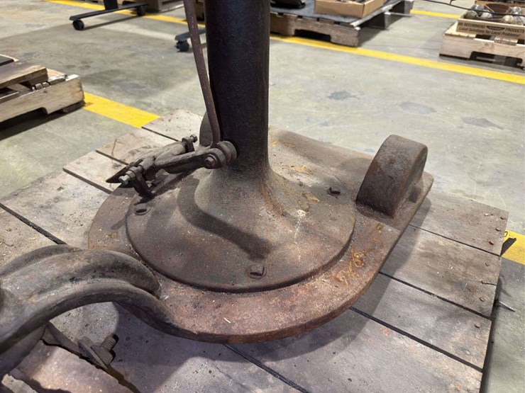 foot-powered-treadle-machine-image-19