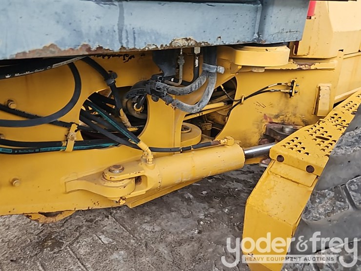 2014-deere-770g-image-22