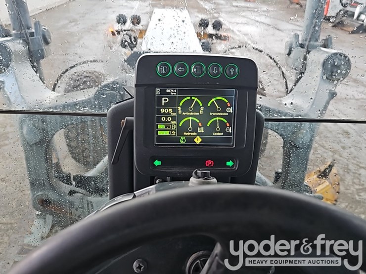 2014-deere-770g-image-33
