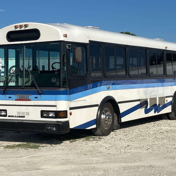 2000 THOMAS SAF-T-LINER MVP
