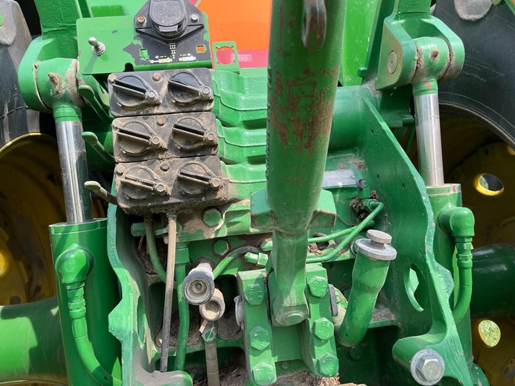 john-deere-8300-image-13