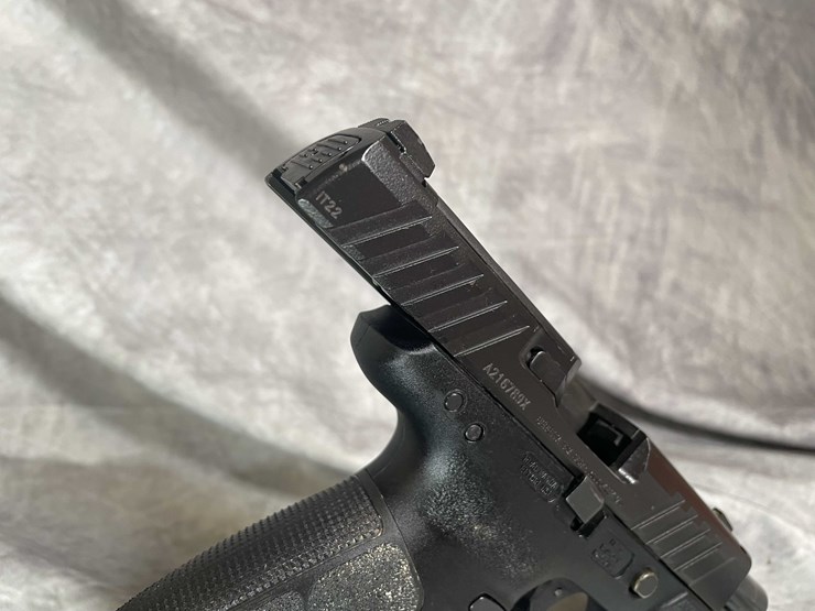 #4552-•-beretta-apx-a1-9mm-luger-pistol,-sn:-a216789x-image-12
