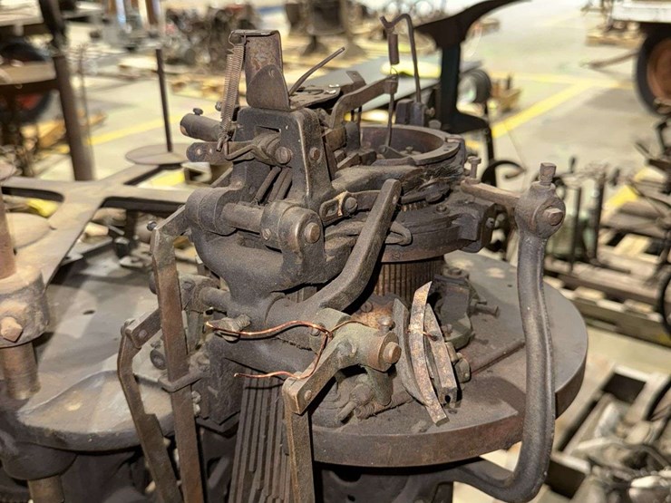 circular-knitting-machine-image-14