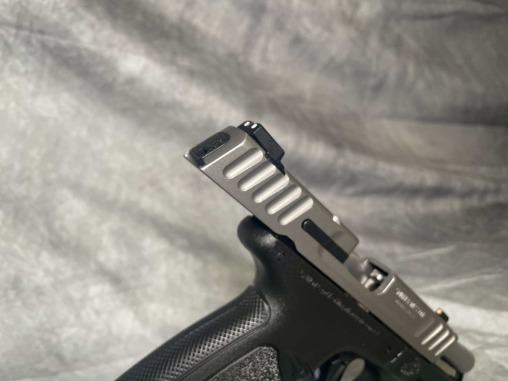 #4528-•-smith-&-wesson-sd40-40-s&w-pistol,-sn:-ehj5910-image-12