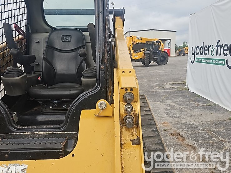 2017-caterpillar-259d-image-18