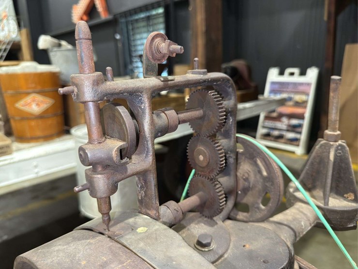 foot-powered-treadle-machine-image-9