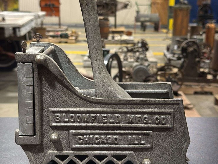 bloomfield-cast-iron-french-fry-cutter.-image-3