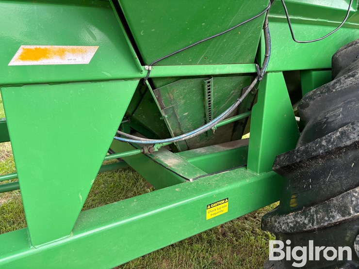e-z-trail-870-grain-cart-image-16