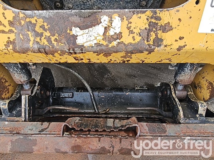 2016-caterpillar-236d-image-11