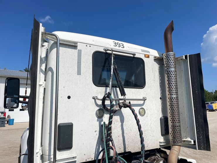 2014-kenworth-t680-image-18