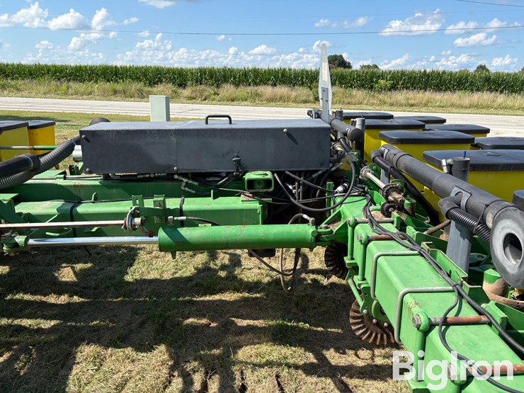 john-deere-1770-image-13