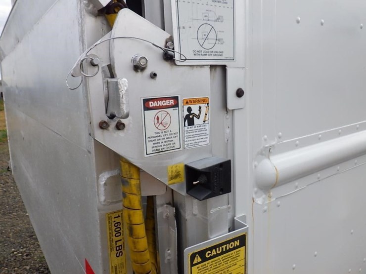 2012-freightliner-mt55-image-9