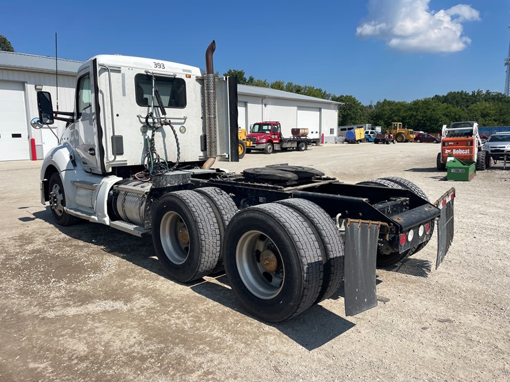 2014-kenworth-t680-image-7