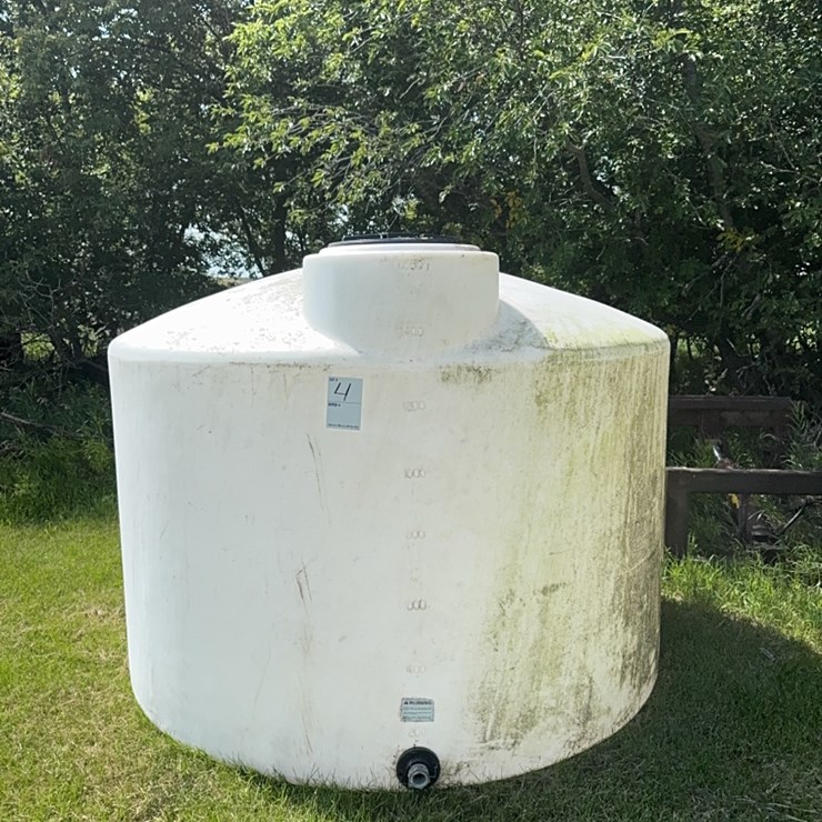 1550 gallon water tank