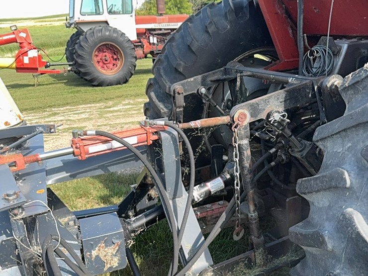 allied-snowblower,-twin-auger,-two-stage,-hyd.-chute,-works-great,-little-use-image-7