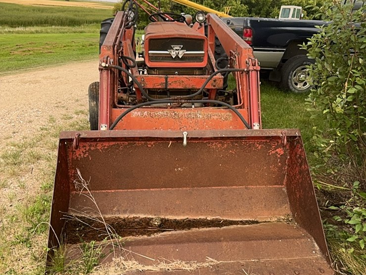 massey-ferguson-135-image-18